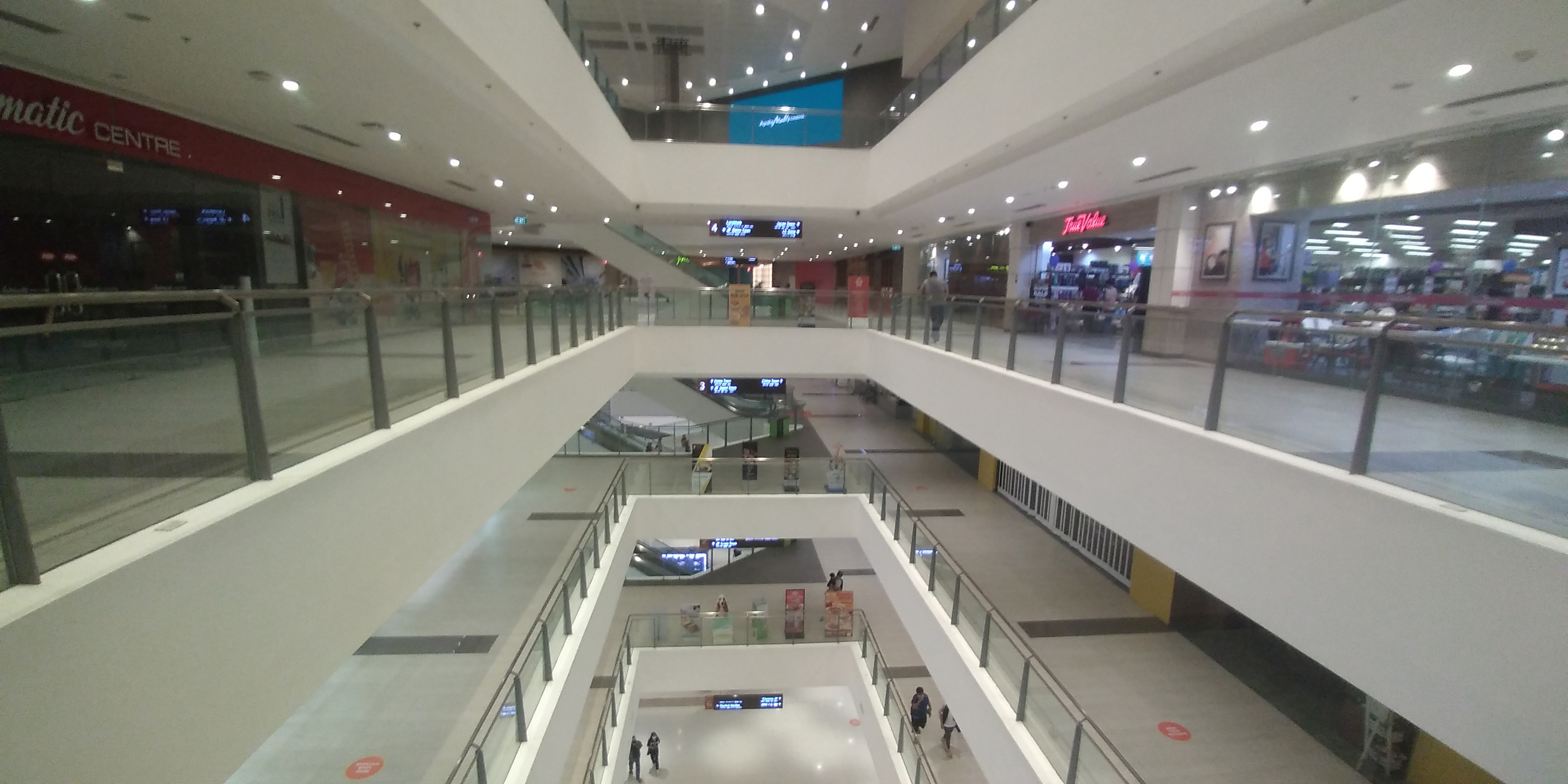 Ayala Malls Manila Bay Para aque