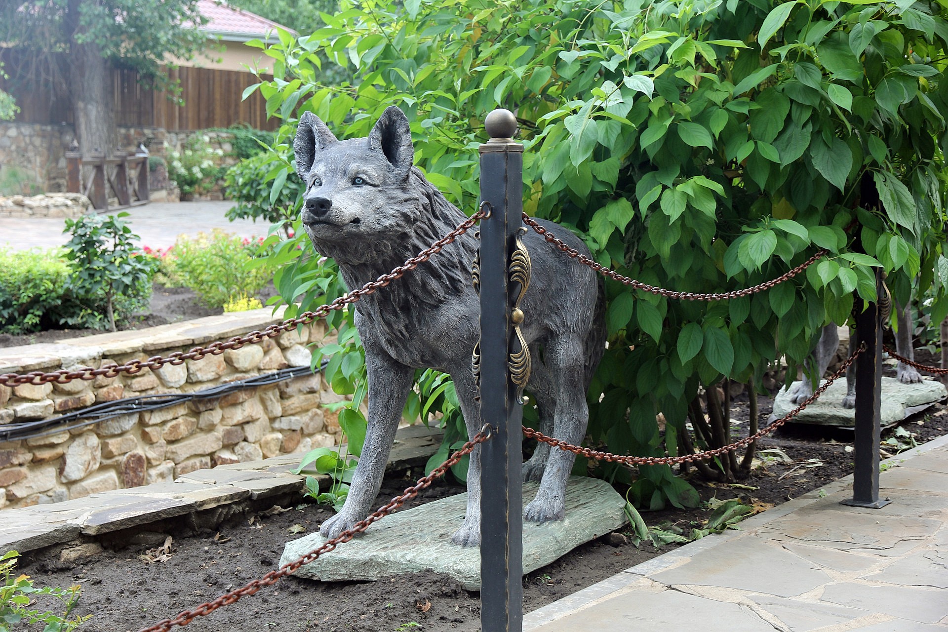 Wolf sculpture Staraya Stanitsa