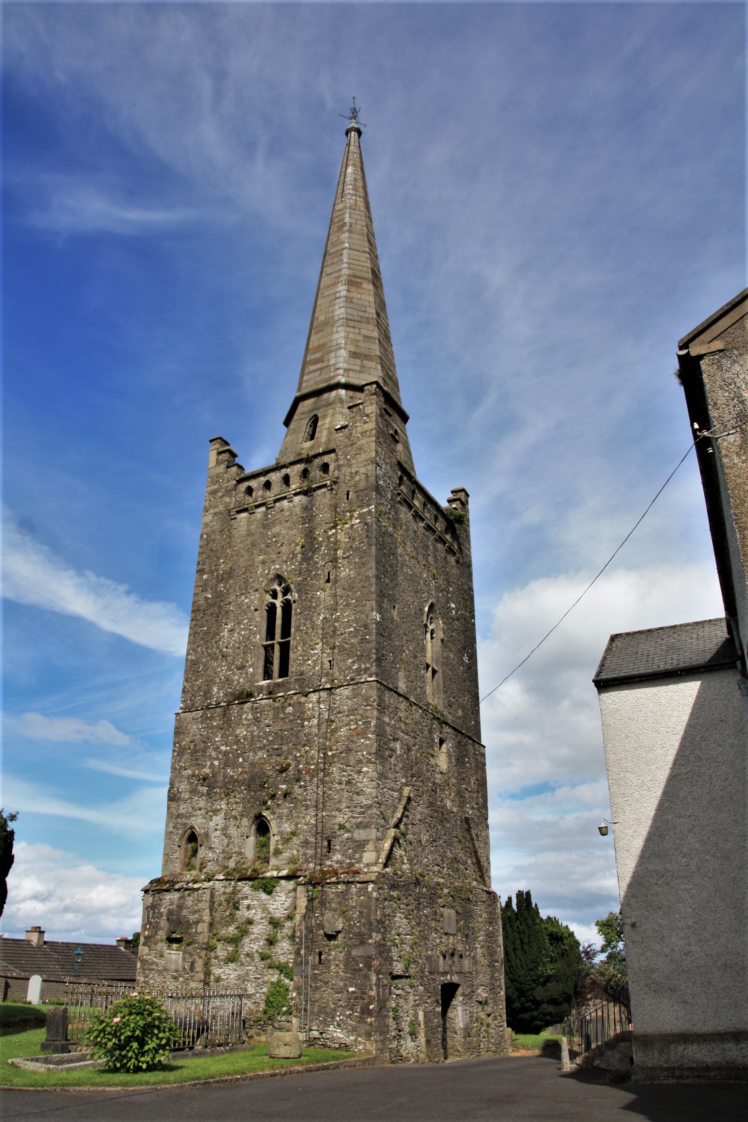 Spire kells