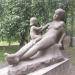 Памятник матери с ребёнком в городе Псков