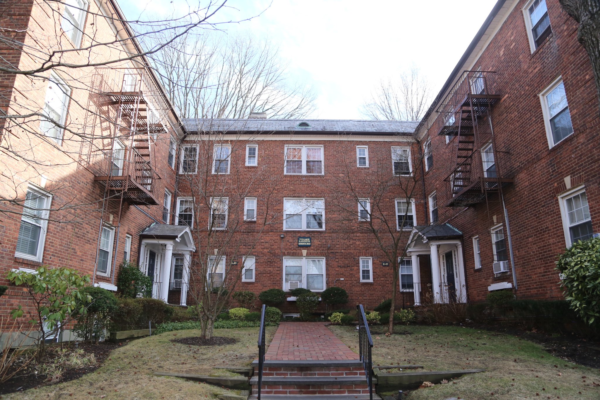 Village Gardens Apartments Great Neck Plaza, New York