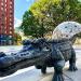 Скульптура «Девочка с крокодилом» в городе Москва