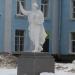 Скульптура воина-победителя в городе Старая Русса