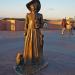 Скульптура «Дама с собачкой» в городе Астрахань