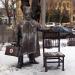 Скульптура врача «Будьте здоровы!» в городе Ставрополь