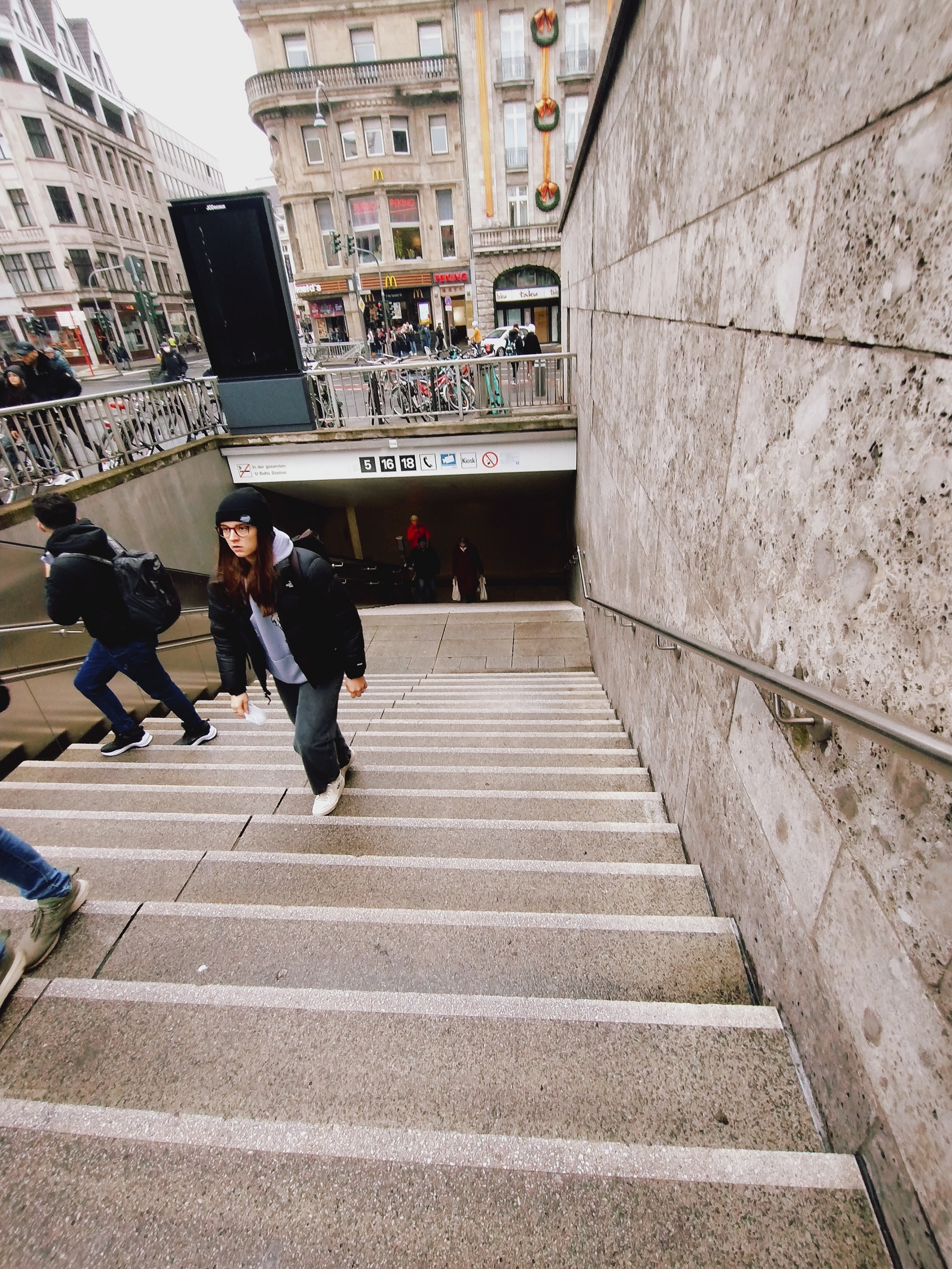 Abgang zur UBahnStaion Dom / Hauptbahnhof Köln