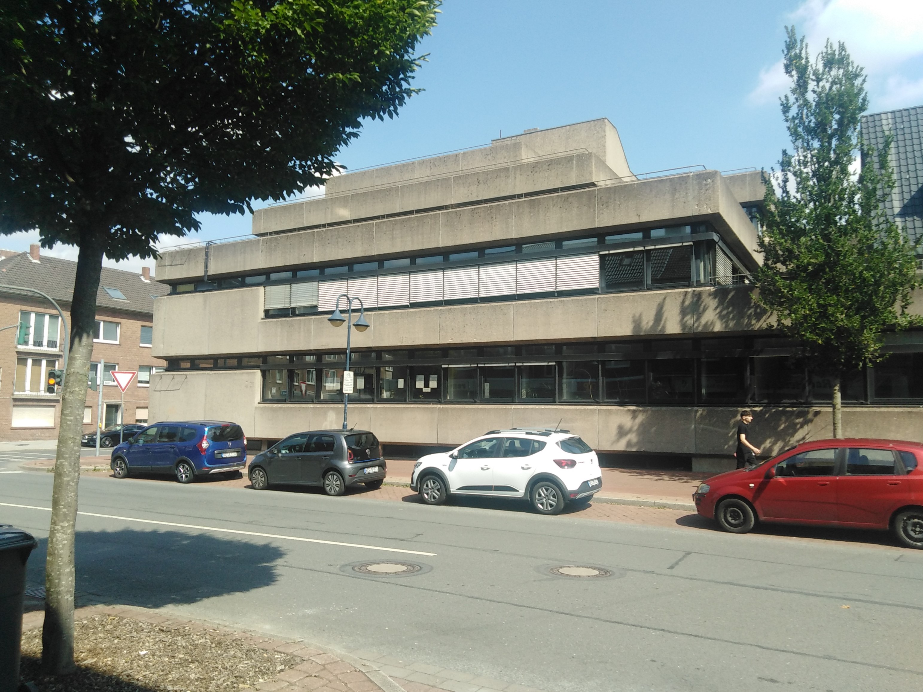 Baustraße, 2 Bürogebäude