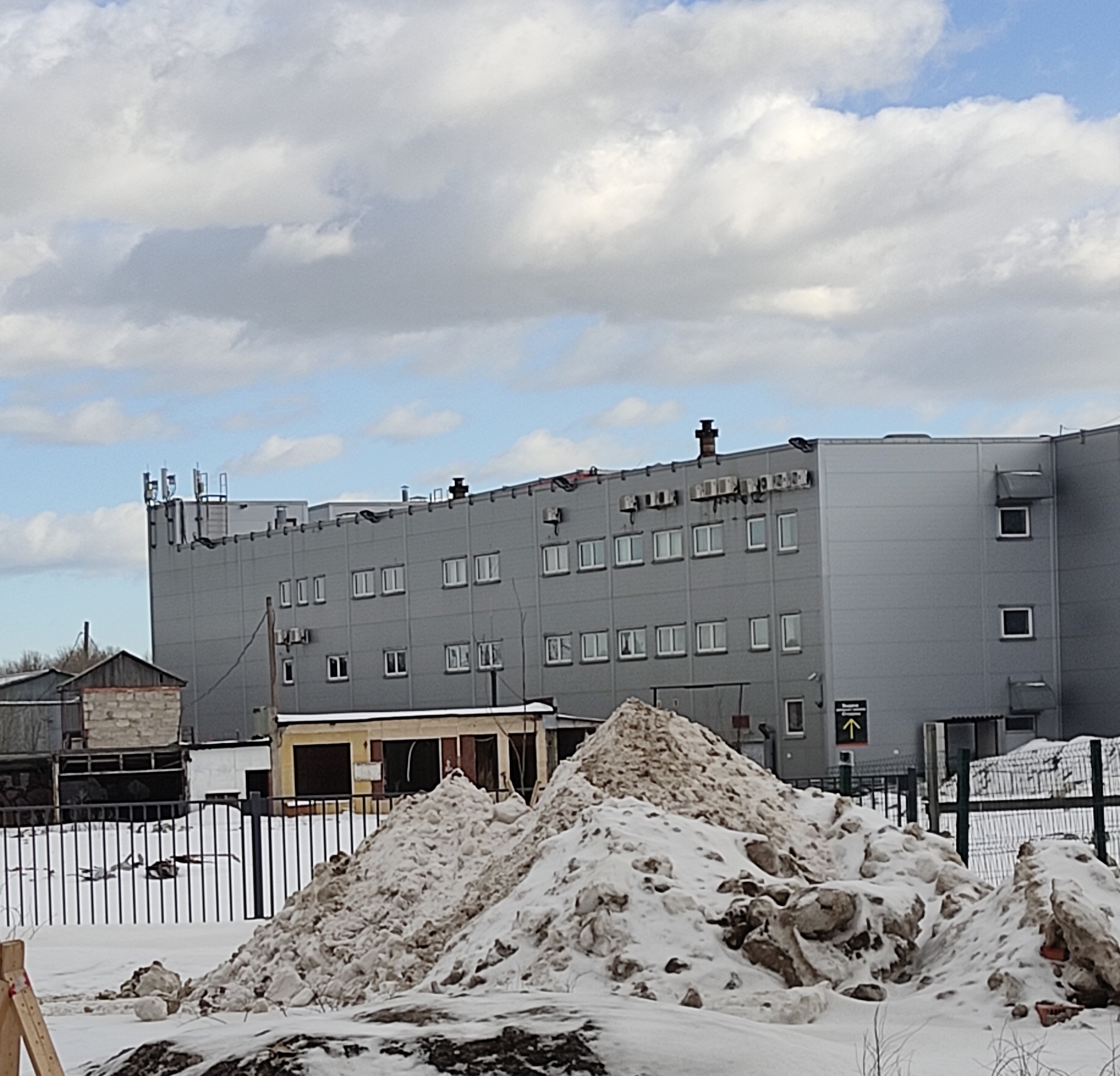Maxidom building materials hypermarket - Saint Petersburg