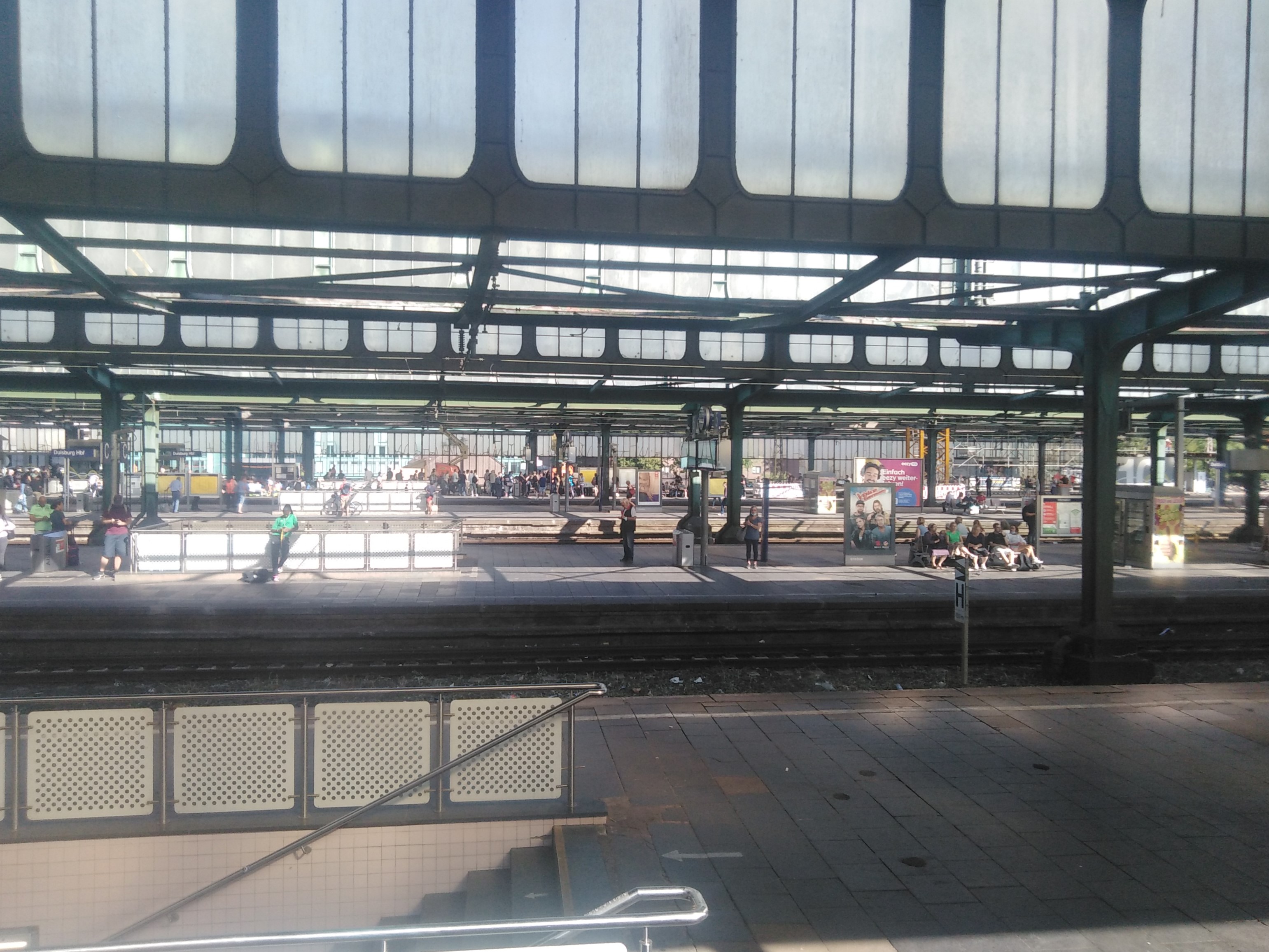 Parken Flughafen Mitarbeiter Duisburg Hauptbahnhof wikimapia.org
