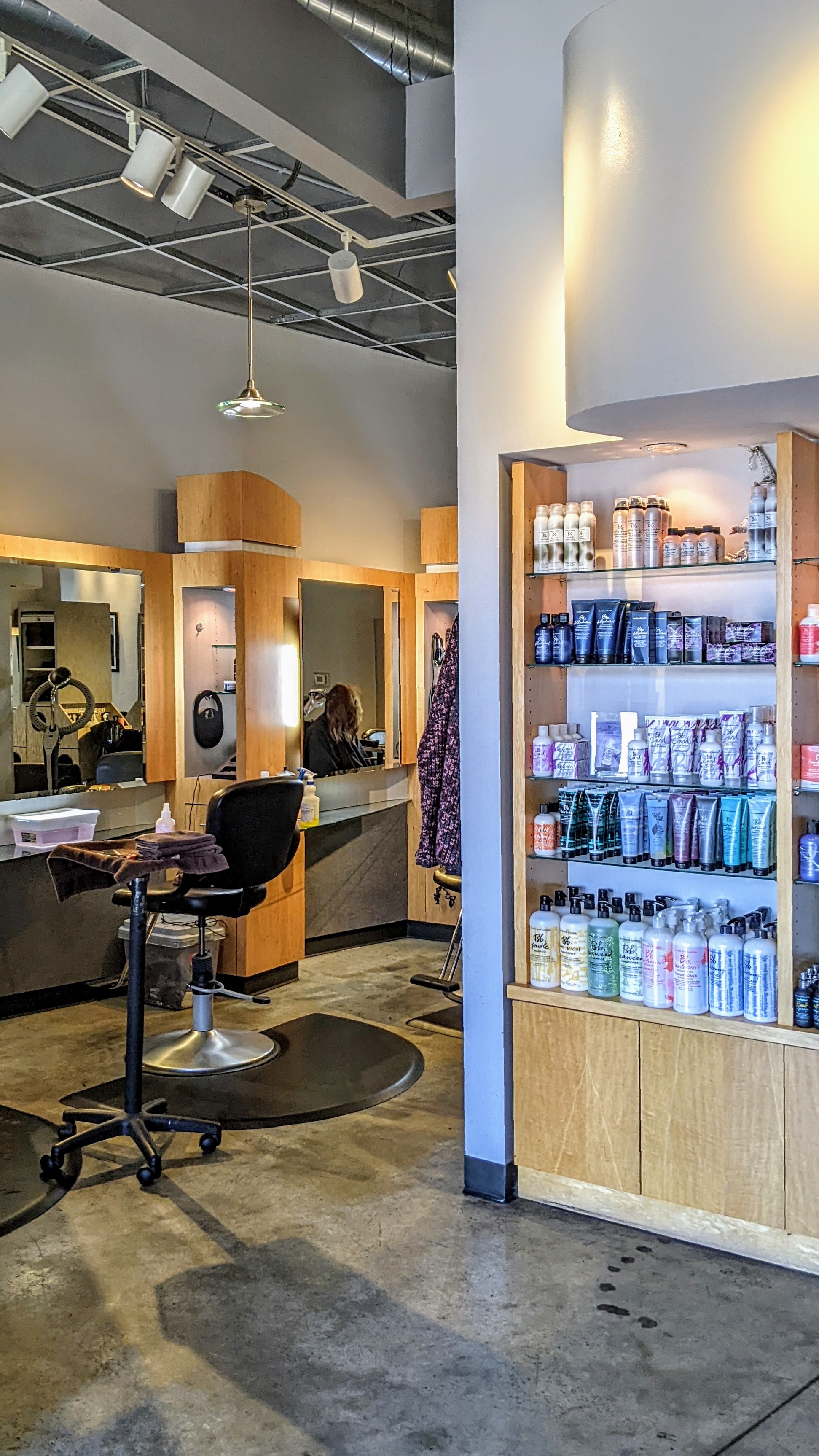 Pump Salon Cincinnati, Ohio hair salon, beauty salon