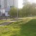 Лестничный спуск с холма в городе Москва