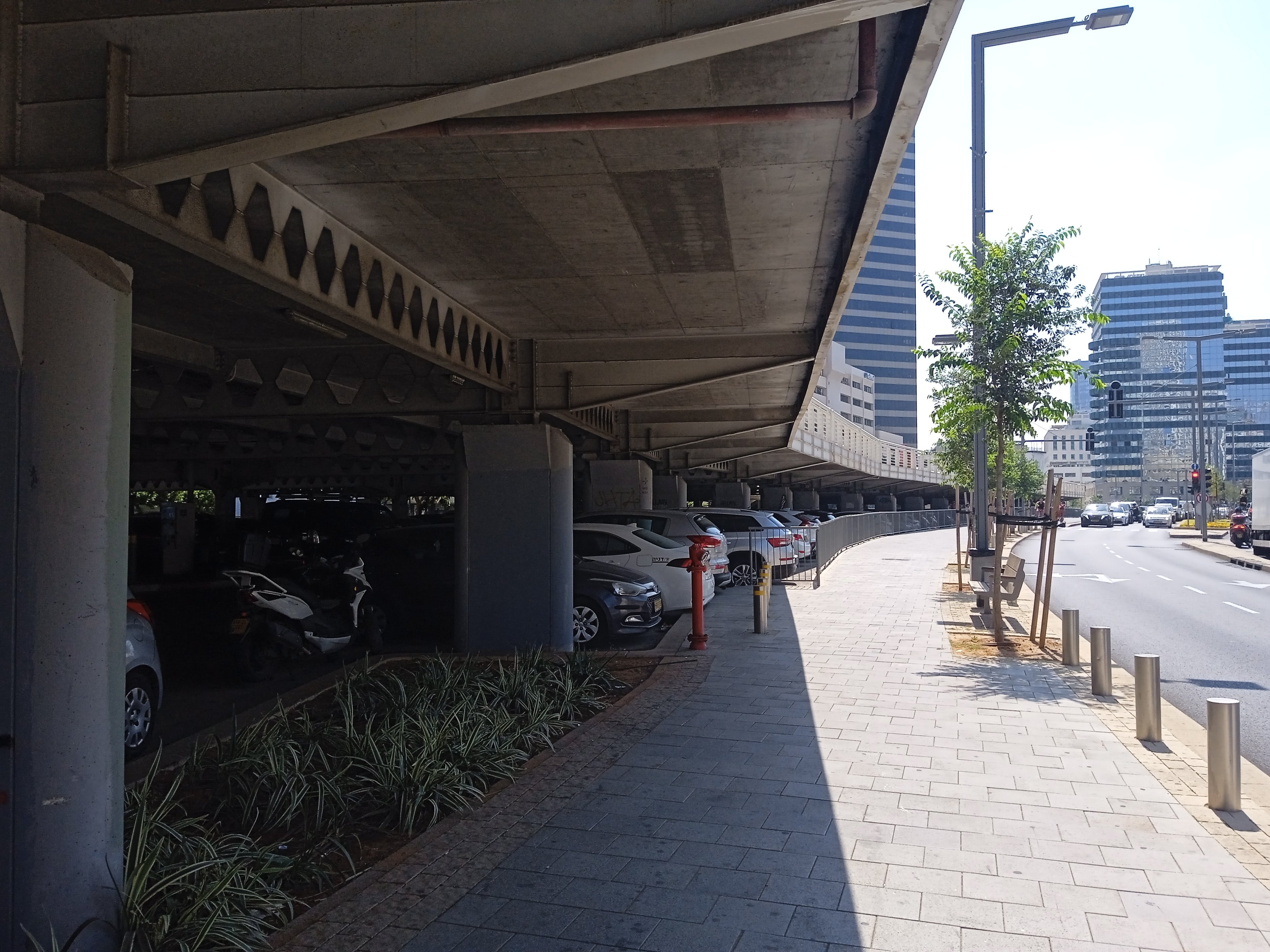 Etzel West Coast Parking Lot Was Kostet Parking Tel Aviv wikimapia.org