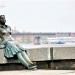 Жанровая скульптура Девушка-туристка в городе Великий Новгород