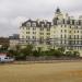 Queens Hotel (lt) in Eastbourne city