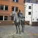 Raitelis su apsiaustu (lt) in Bristol city
