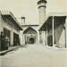 Арочный портал входа в мечеть в городе Ереван