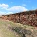 Руины каменной стены XIV в. в городе Великий Новгород