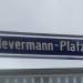 Paul-Nevermann-Platz (de) in Hamburg city