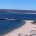 La plage est la deuxième derrière celle-là