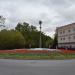 Газон с цветником в городе Москва