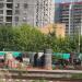 Заброшенное двухэтажное здание в городе Москва