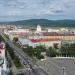 Площадь перед входом в парк в городе Магадан