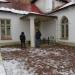 Крыльцо с пушкой в городе Гатчина