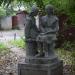 Скульптура «Школьницы» в городе Барнаул