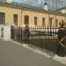 Историческая ограда и ворота Фанагорийских казарм в городе Москва