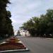 Клумба вдоль центральной аллеи в городе Харьков