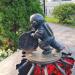 Скульптура «Космонавтик с монеткой» в городе Калуга