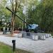 100-мм противотанковая пушка МТ-12 на постаменте в городе Москва