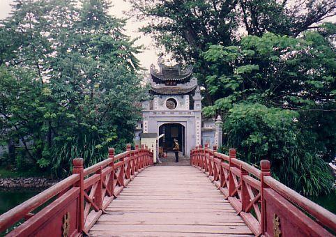 Cáº§u ThÃª HÃºc - The Huc Bridge