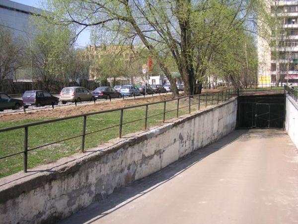 Гараж на народного ополчения 20а