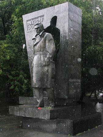 Памятник рихарду зорге в москве