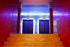 Артем 2 зал. Дворец пионеров торез. Дворец юность торез. Кинотеатр артема торез фото. Кинотеатр имени артема торез места.