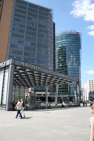 Berlin-Potsdamer Platz station - southern entrance - Berlin | metro