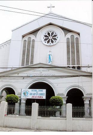 Simbahan Ng Our Lady Of Lourdes - Lungsod Ng Quezon