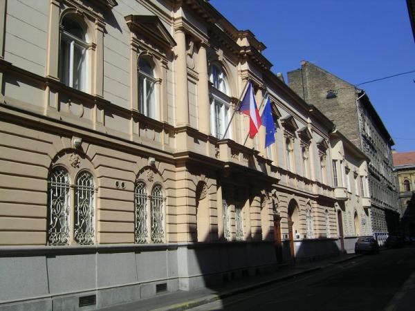 Для посольства венгрии