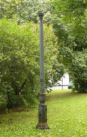 Демотиваторы про дороги в россии. Шутки про столб. Капитан очевидность демотиваторы. Столбы город. Столб на дороге.