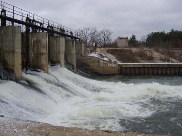 Лагань дамба. Дамбы во владимирской области. Плотина углегорского водохранилища. С веселоярск платина. Дамба в санкт-петербурге.