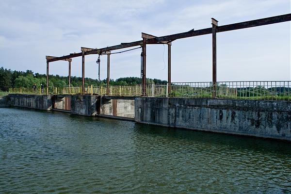 Плотина 5. Поместье на реке потомак. Плотина 5. Ферганская плотин. Плотина в марокко.