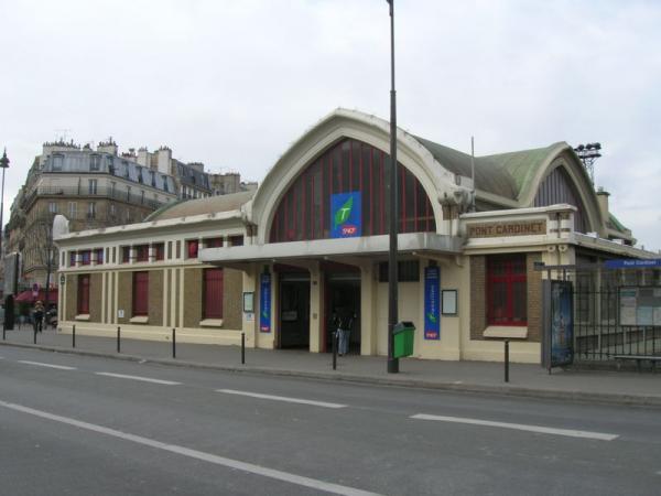 Pont railway station Paris