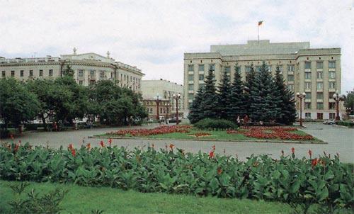 второй секретарь казанского райкома партии в 80 годы. первые секретари цк кпсс татарии. кабмин казань. здание обкома кпсс казань. памятник ленину на площади ленина казань.