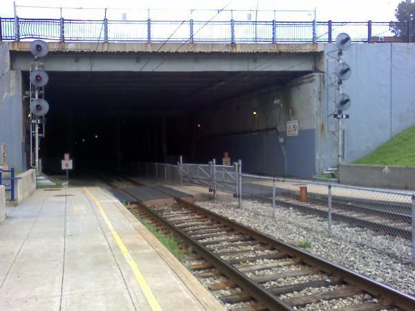 Canora Commuter Train Station - Greater Montreal Area