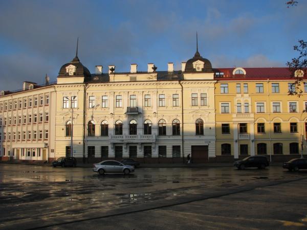 Псков банки адреса. Центральный банк Псков. Земский банк Псков. ЦБ РФ Псковская область. Псков Главная улица.