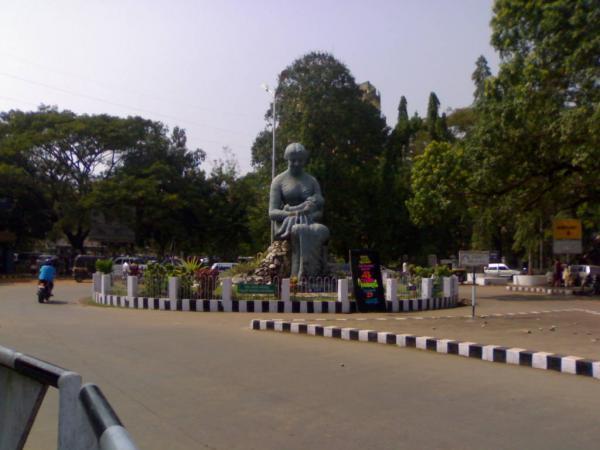 Mother and child statue - Thiruvananthapuram