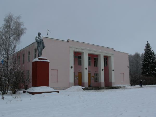 Одинцовский гарнизонный. Г Осиповичи гарнизонный дом офицеров. Военный городок 17 гарнизонный дом офицеров. Луга 3 дом офицеров. Гарнизонный дом офицеров имени н.н. Яковлева.