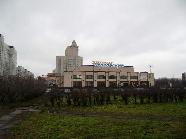 Универсам Пулковский СПБ. Пулковский универмаг. Гастроном Пулковский.