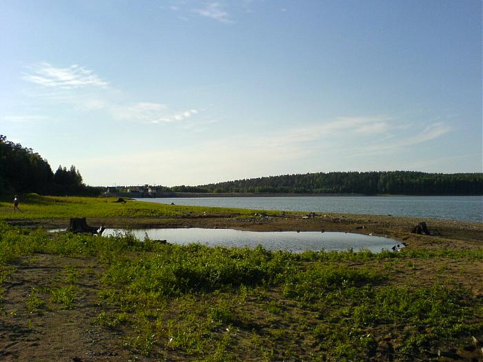 Макаровское водохранилище. Верхнемакаровское водохранилище Екатеринбург. Верхнемакаровское озеро. Горный щит водохранилище. Плотина Верхнемакаровского водохранилища.